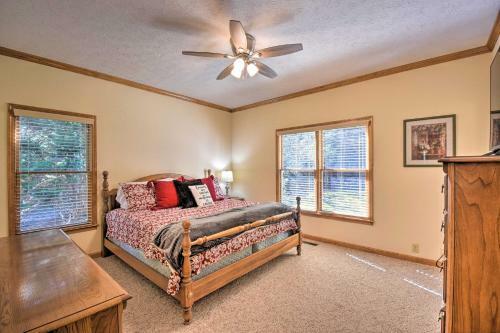 Riverfront Ellijay Home With Deck And Hot Tub