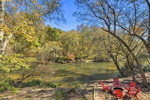 Riverfront Ellijay Home With Deck And Hot Tub