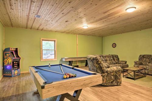 Serene Escape With Game Room And Resort Amenities