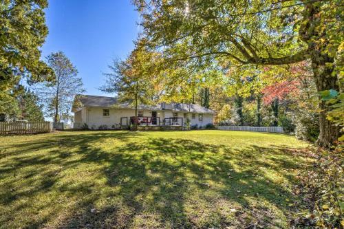 Mod Stable House On 10 Acres, Walk To Lake!