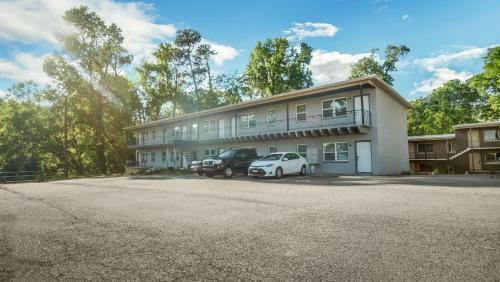 Modern Apartment Near Beautiful Historic Macon Apts