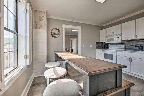 Apartamento Updated Trenton Apt With Balcony And Town Views!