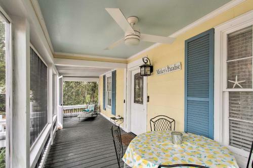 St Simons Island Cottage About 1 Block Walk To Beach!