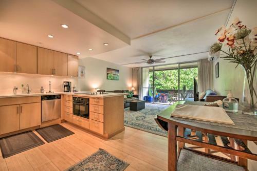 Apartamento Comfy Tropical Condo With Pool - Walk To Beach!