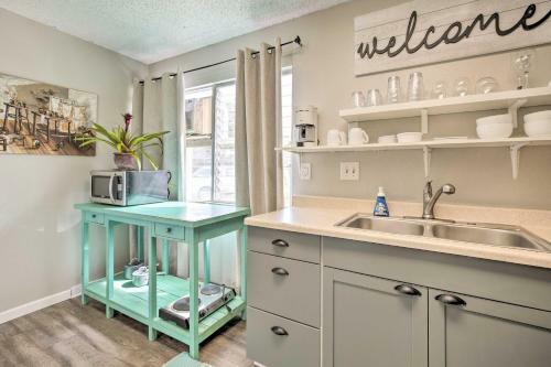 Apartamento Sunny Central Condo With Lanai And Pool Access!