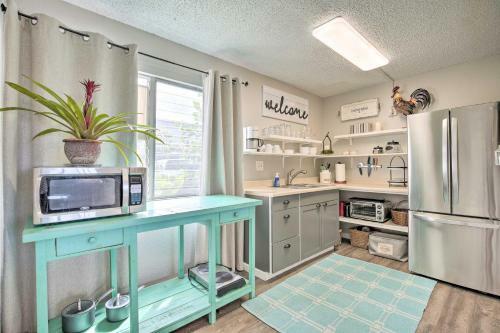 Apartamento Sunny Central Condo With Lanai And Pool Access!