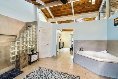 He'eia Bay Hale
