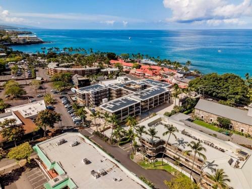Kona Plaza 215