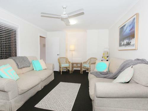 Oogar 10 - Five Bedroom Home With Pool, Wifi, Aircon!