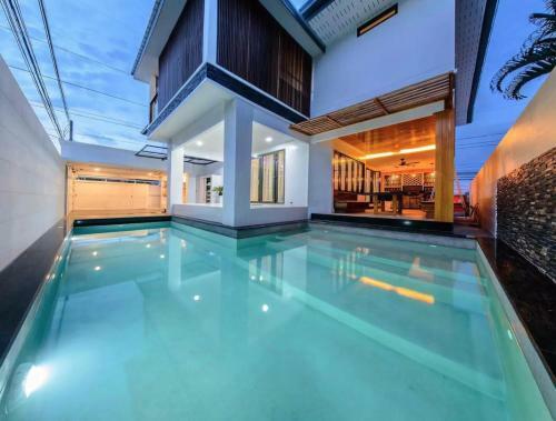 3bd Pool Villa Pattaya With Sauna - Exquisite Pool Villa B