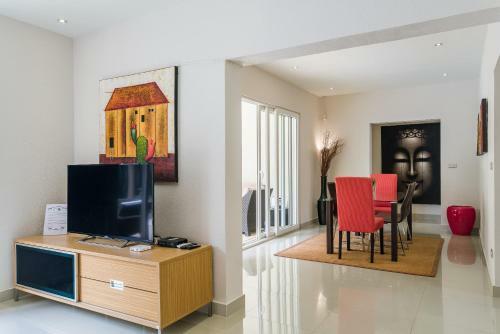 Luxury Pool Villa 3br 6-8 Persons