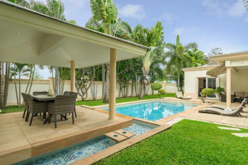 Luxury Pool Villa 3br 6-8 Persons