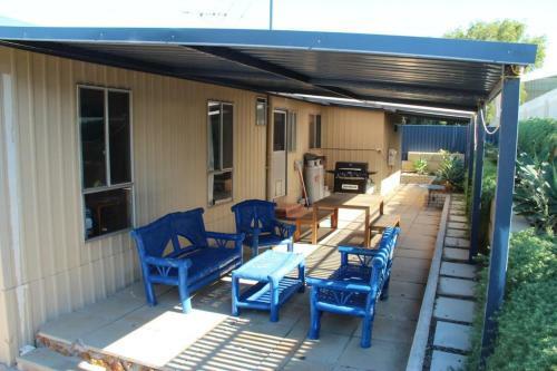 The Beach Shack - Ocean Views, Close To The Beach