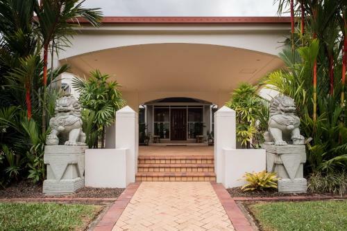 Villa Paradise Resort At Kewarra Beach.