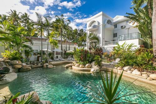 Belle Escapes - Absolute Beachfront 2 Bedroom Apartment Alamanda Resort "28"