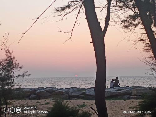 Hostal Hisgrace Beach Cottages & Tents