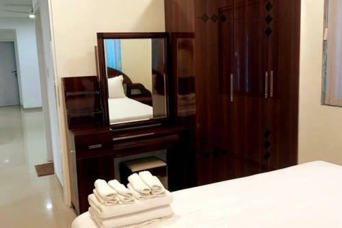 Apartamento Centrally Located Fully Furnished 3 Bdr/3 Bth Apt