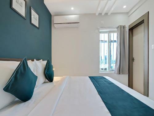 Hotel Silverkey Executive Stays 46745 Opposite Vinayaka Apartments