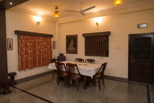 Dev Vijay -city Centre Boutique Homestay