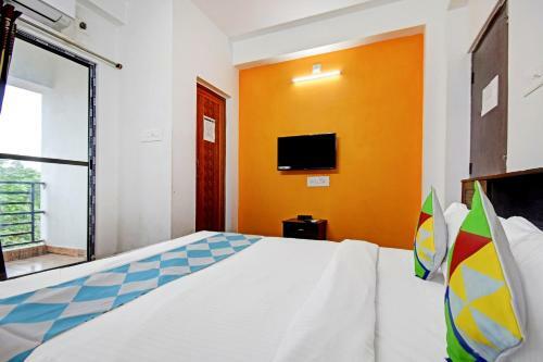 Hostal Oyo 80645 Rose Inn