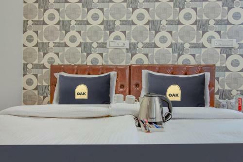 Townhouse Oak Hotel S V Grand