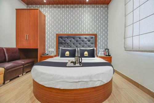 Townhouse Oak Hotel S V Grand