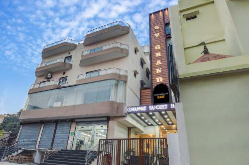 Townhouse Oak Hotel S V Grand
