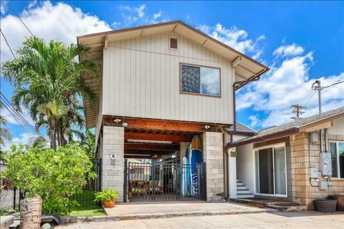 Puaehukai Beach House Next To White Sandy Beach