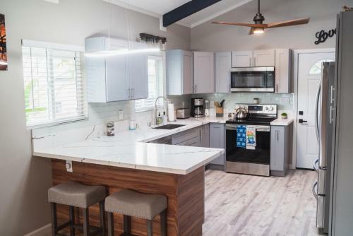Army Street Beach House By 604 Restaurant!