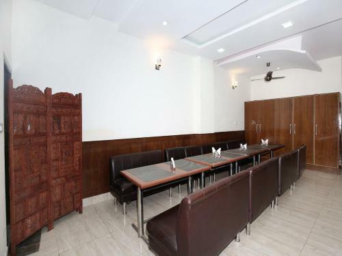 Hotel Oyo 12766 Nimantran Resort