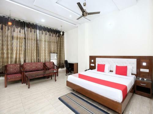 Hotel Oyo 12766 Nimantran Resort