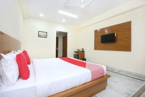 Capital O 12767 Hotel Grand Chinar