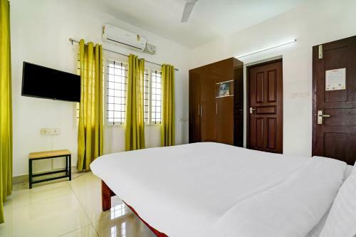 Hotel Capital O 85602 Ecstasy Appartment