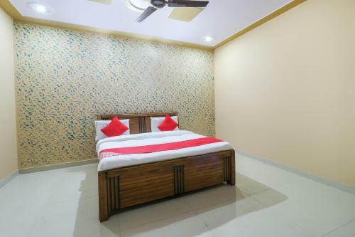Oyo 65475 Raj Hotel And Restaurant