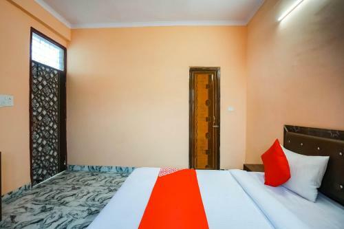 Hotel Collection O 40138 City Hut Residence