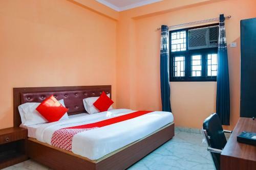 Hotel Collection O 40138 City Hut Residence