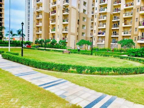 Apartamento The Influential Square Near India Expo Mart