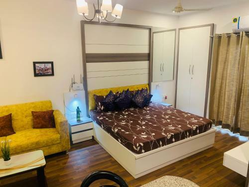 Apartamento The Influential Square Near India Expo Mart