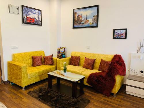 Apartamento The Influential Square Near India Expo Mart
