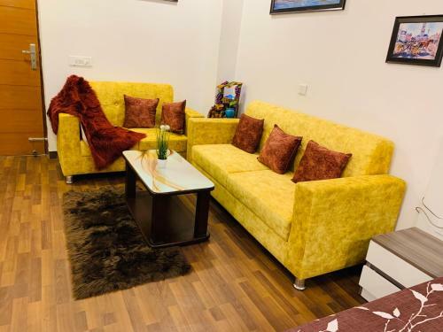 Apartamento The Influential Square Near India Expo Mart