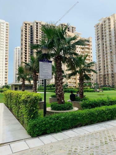 Apartamento The Influential Square Near India Expo Mart