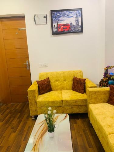 Apartamento The Influential Square Near India Expo Mart