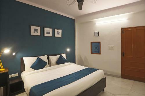 Oyo Flagship 77712 New Hotel Royal King 2