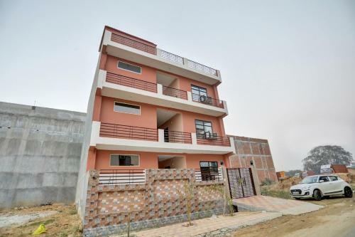 Oyo 84383 Hotel Sweet Residency
