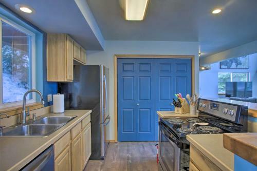 Mountain View Home Perfect For Big Families!