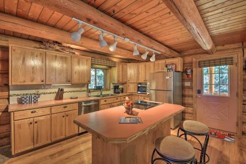 Large Cabin With Fire Pit And Grill On 34 Acres!