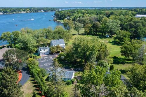 Chain O'lakes Group Getaway-the Johnsburg Estate