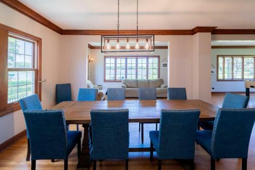 Chain O'lakes Group Getaway-the Johnsburg Estate