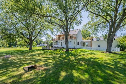 Chain O'lakes Group Getaway-the Johnsburg Estate