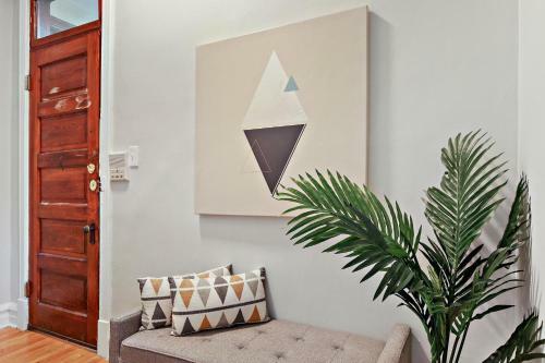 Apartamento Bright & Comfy 3br Near Resto & Shops